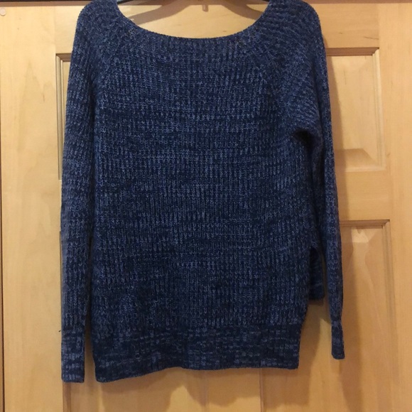 Blue Sweater - Picture 5 of 6